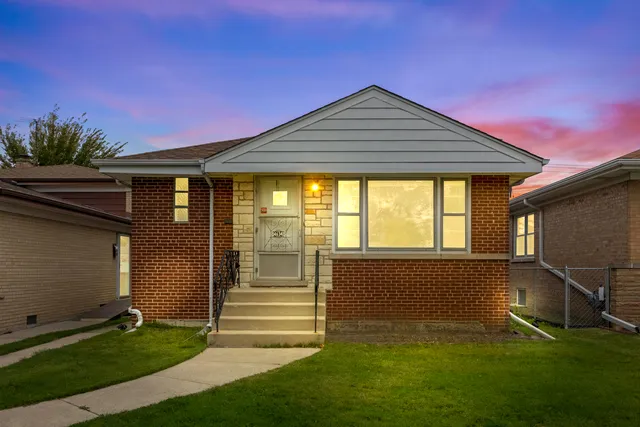 $449,000 | 4634 Jerome Street, Skokie, IL 60076