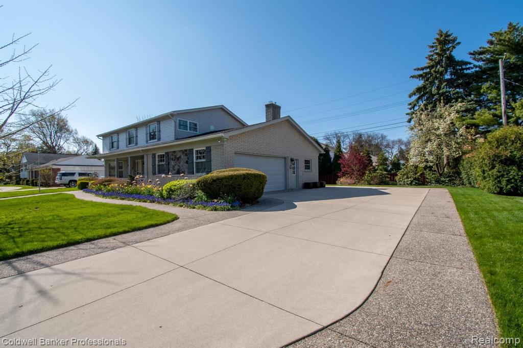 65 South Duval Road Grosse Pointe Shores, MI 48236 - Photo 5 of 40