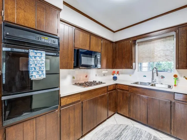 $465,000 | 9052 Fringewood Drive, Dallas, TX 75228