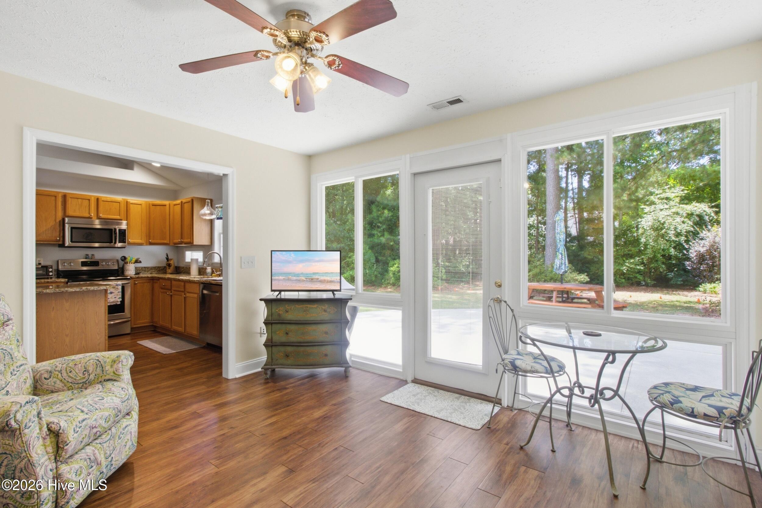 409 Neuchatel Road New Bern, NC 28562 - Photo 15 of 40