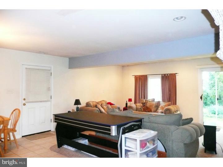 28 Inland Road Levittown, PA 19057 - Photo 3 of 19 Gallery Image 3