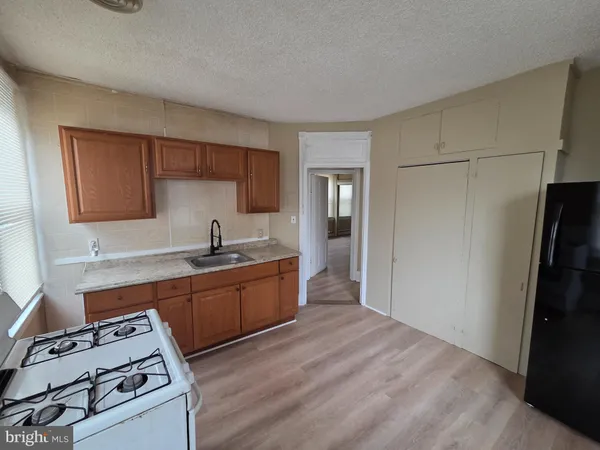 $1,750 | 2 East Broad Street, Unit 2, Palmyra, NJ 08065