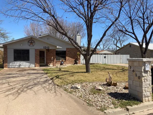 $1,700 | 1610 Parker Street, San Angelo, TX 76901