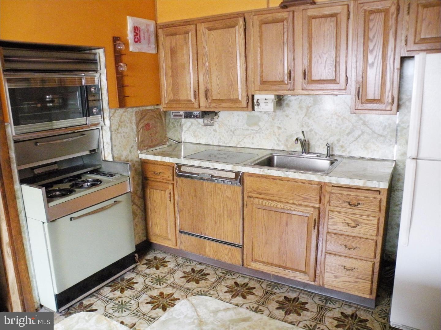 11036 Stevens Road Philadelphia, PA 19116 - Photo 7 of 7 Kitchen