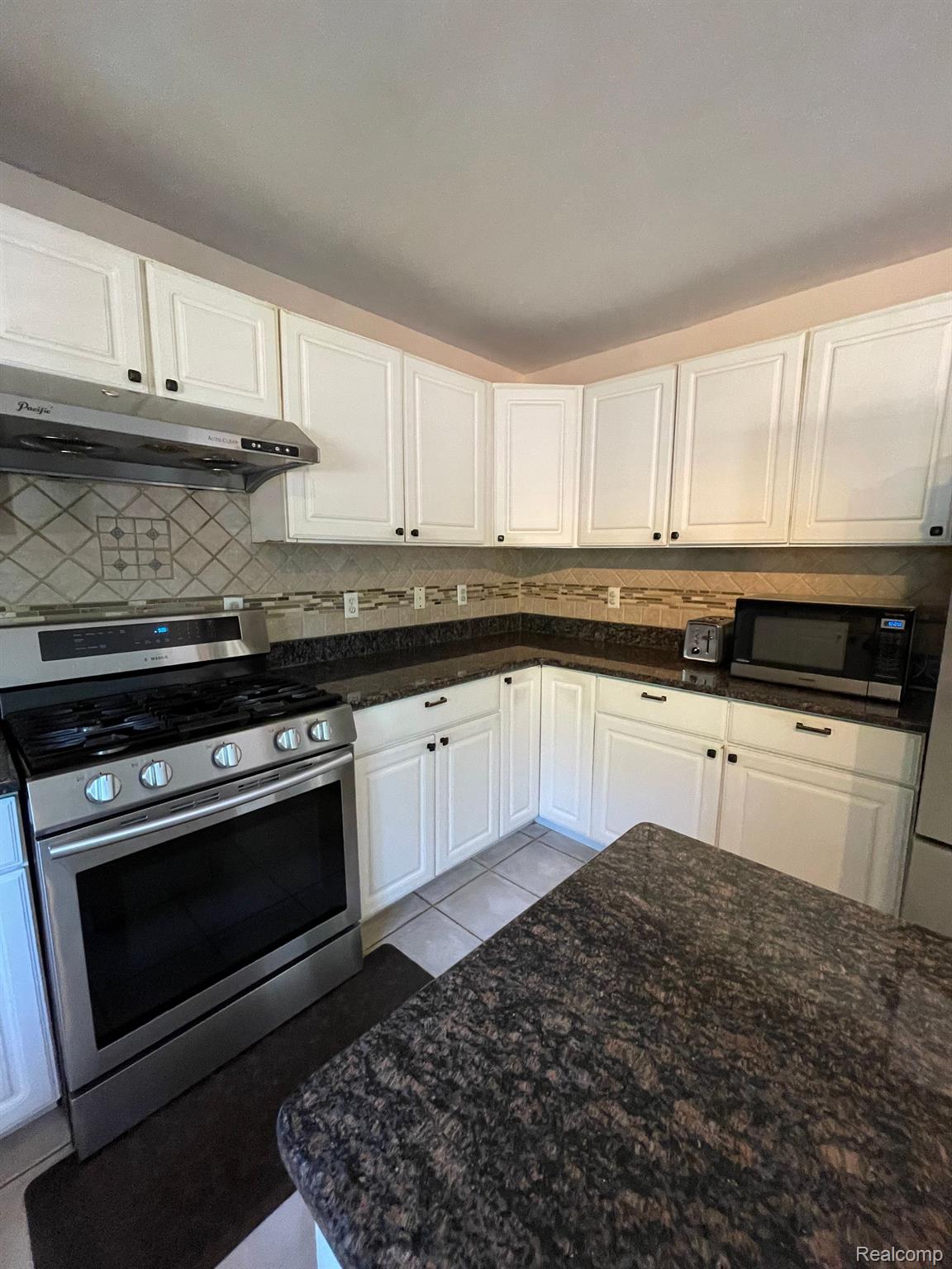 2111 Elmcrest Road Sterling Heights, MI 48310 - Photo 15 of 36 Gallery Image 15
