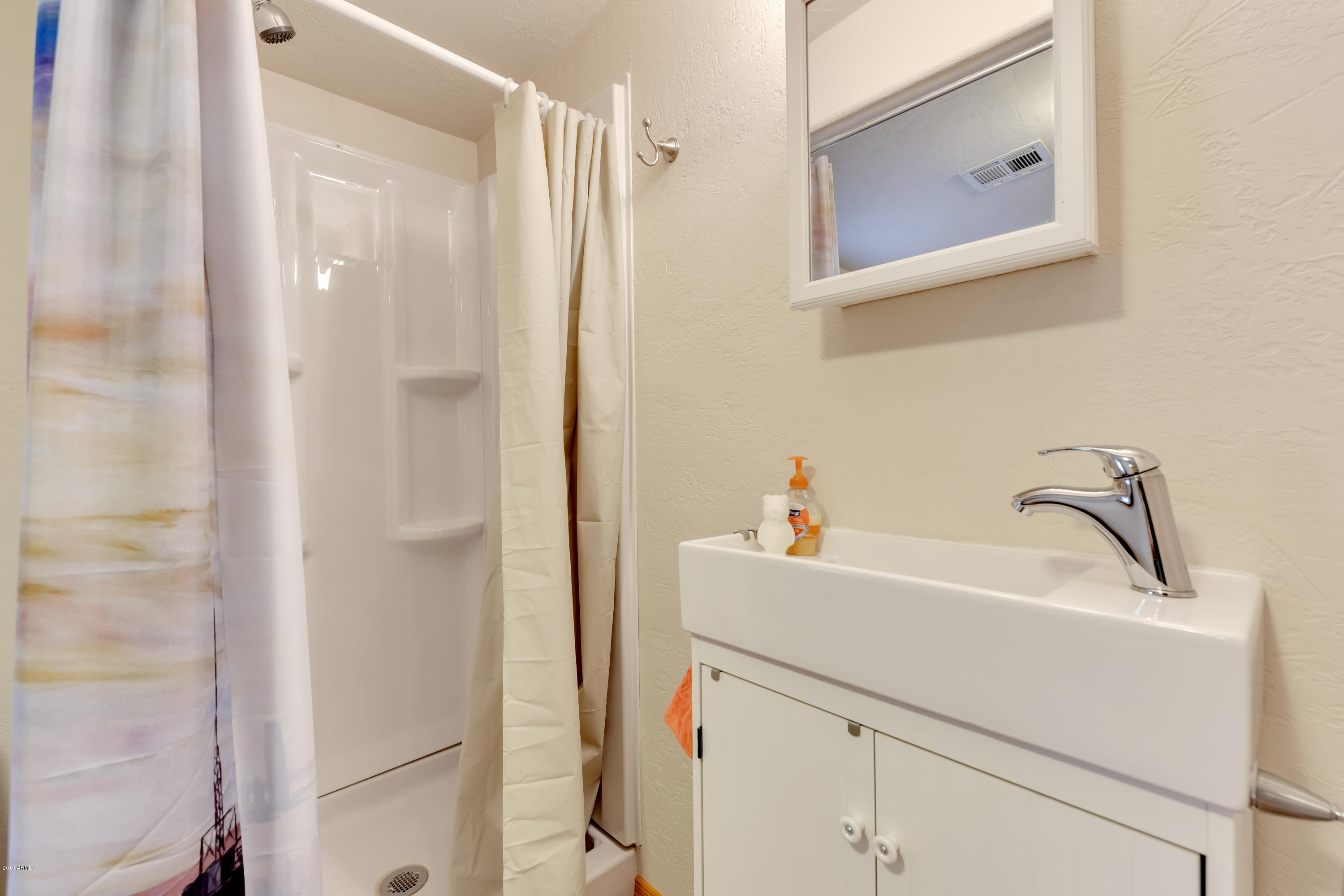 1636 East Cheery Lynn Road Phoenix, AZ 85016 - Photo 15 of 23 1636 E Cheery Lynn 2nd bathroom