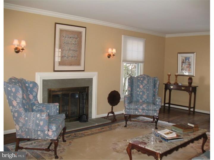 421 Dorset Road Devon, PA 19333 - Photo 6 of 25 Living Room