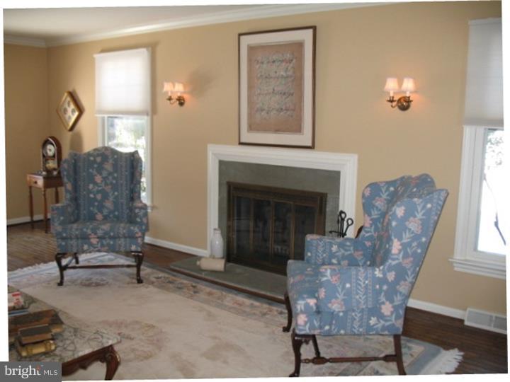 421 Dorset Road Devon, PA 19333 - Photo 8 of 25 Living Room