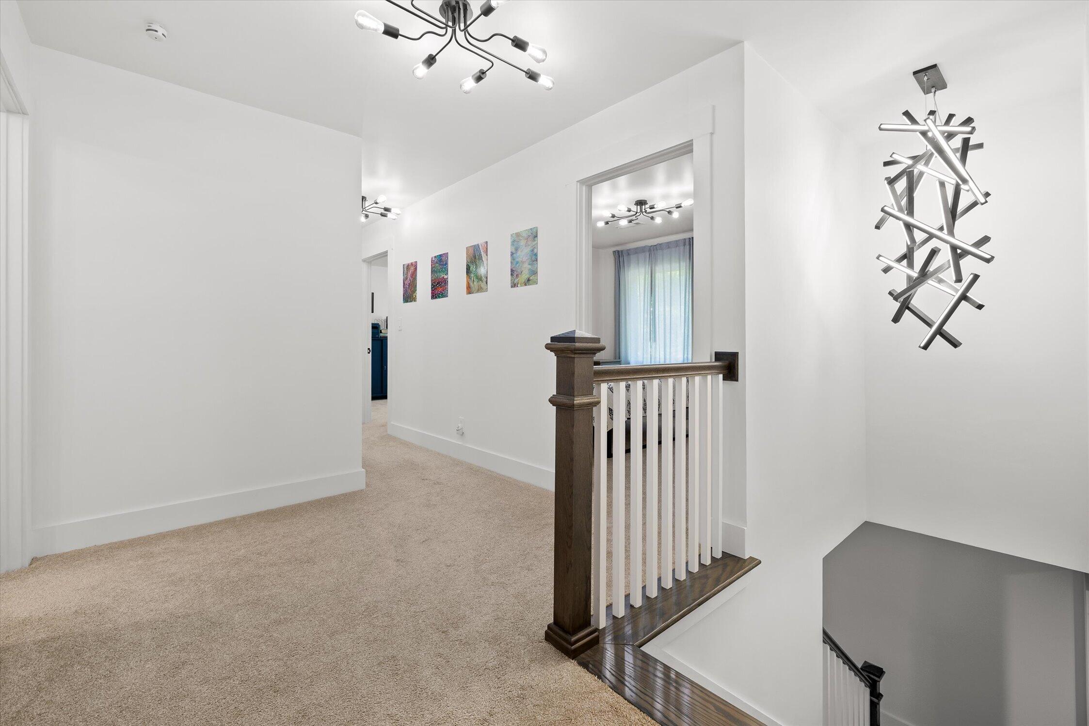 511 Barrington Road Signal Mountain, TN 37377 - Photo 42 of 80 Upstairs Hallway