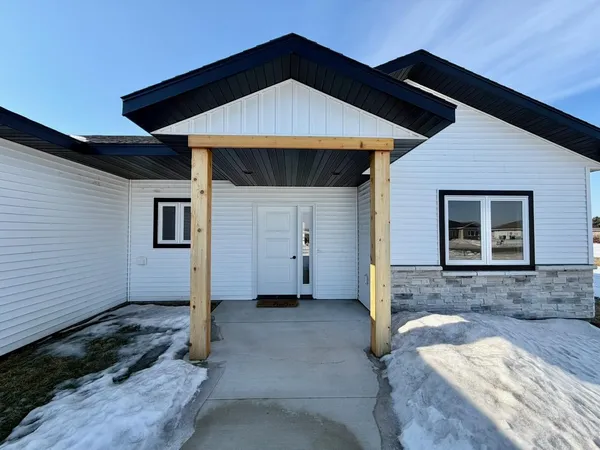 $389,000 | 105 16th Street North, Breckenridge, MN 56520