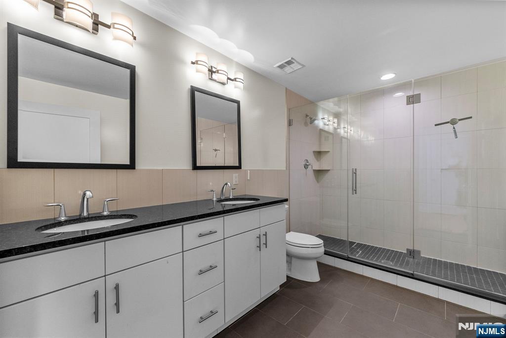 165 Fort Lee Road Teaneck, NJ 07666 - Photo 20 of 20