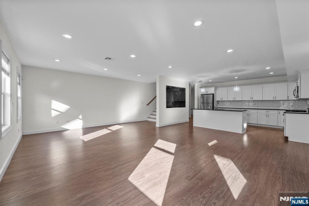 165 Fort Lee Road Teaneck, NJ 07666 - Photo 5 of 20