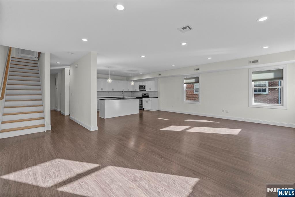 165 Fort Lee Road Teaneck, NJ 07666 - Photo 6 of 20