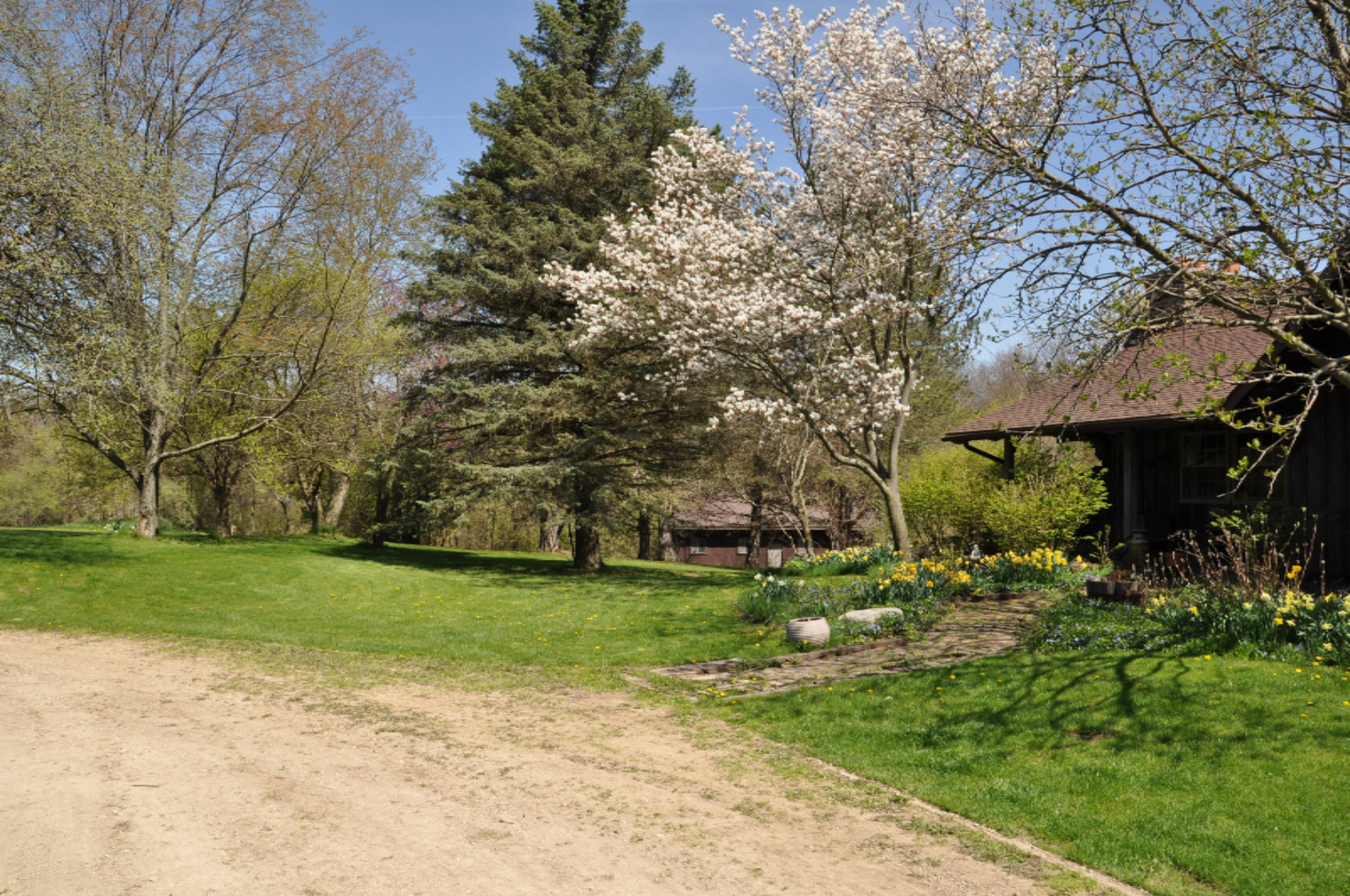 10855 Okemos Road Portland, MI 48875 - Photo 3 of 56 DSC_0122