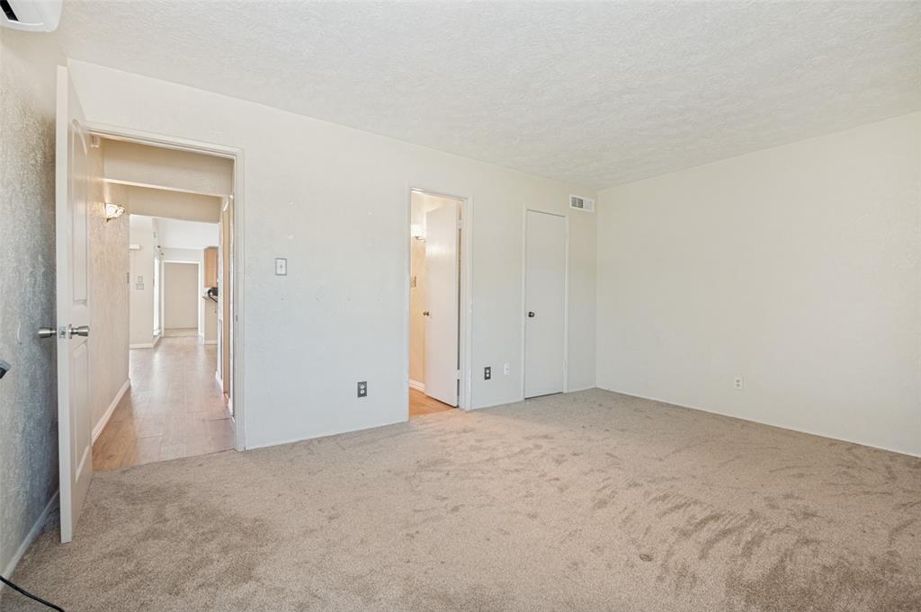 7305 Pineberry Road Dallas, TX 75249 - Photo 14 of 25