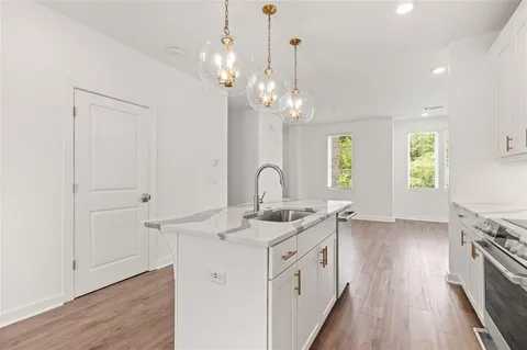 $2,700 | 383 Grant Circle Southeast, Unit 1612, Atlanta, GA 30315