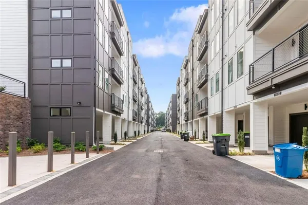 $2,700 | 383 Grant Circle Southeast, Unit 1612, Atlanta, GA 30315