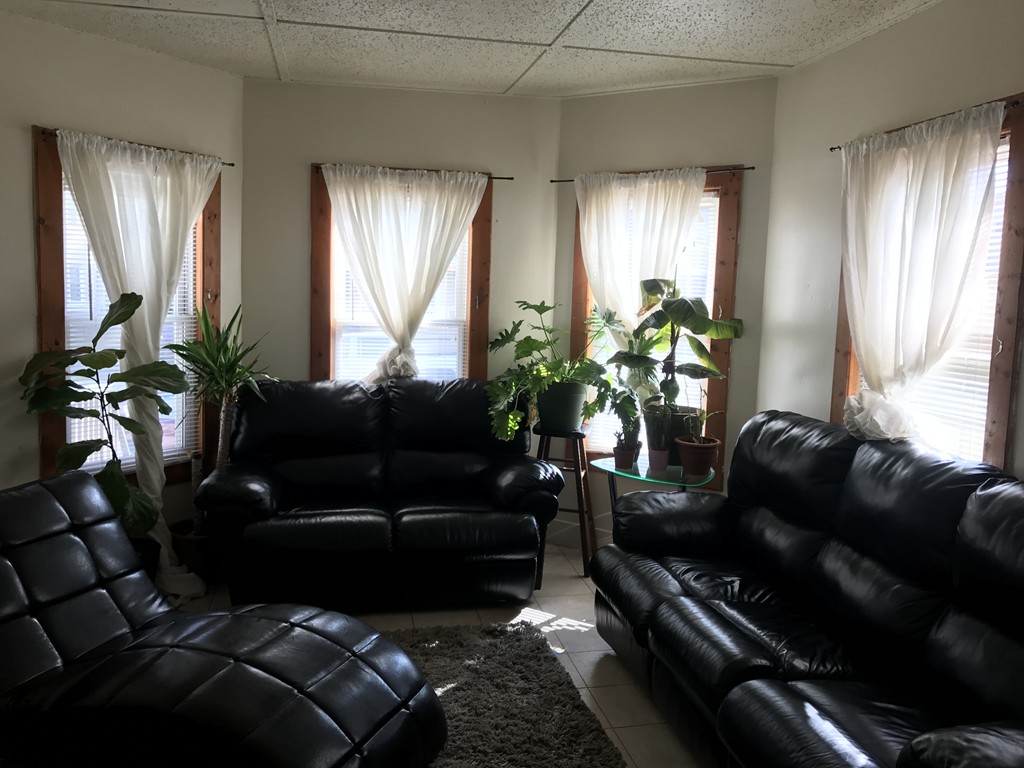 24 Lester Street Springfield, MA 01108 - Photo 2 of 7