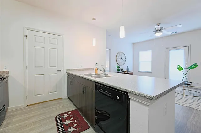 $1,422 | 5605 Springdale Road, Unit 333322, Austin, TX 78723