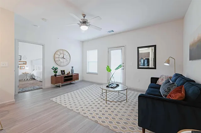 $1,422 | 5605 Springdale Road, Unit 333322, Austin, TX 78723