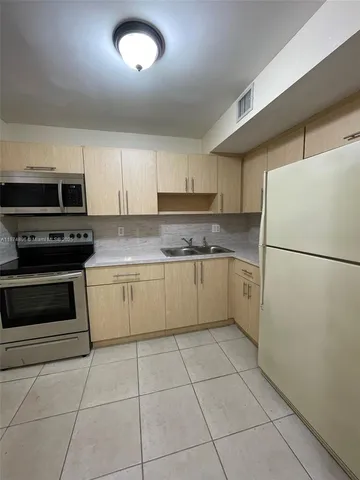 $1,850 | 4215 North University Drive, Unit 304, Sunrise, FL 33351