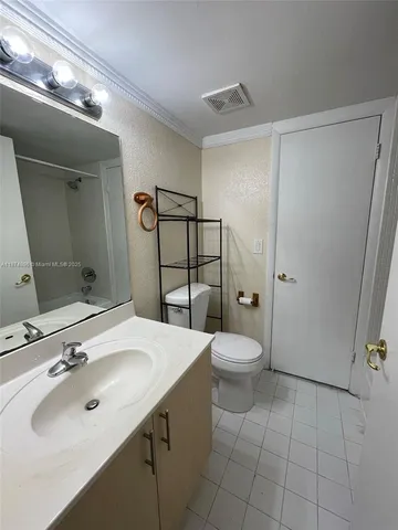 $1,850 | 4215 North University Drive, Unit 304, Sunrise, FL 33351