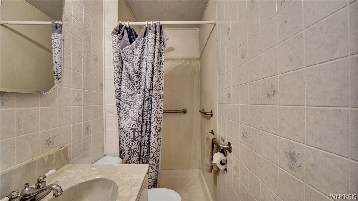 44 Maple Street Arcade, NY 14009 - Photo 12 of 40