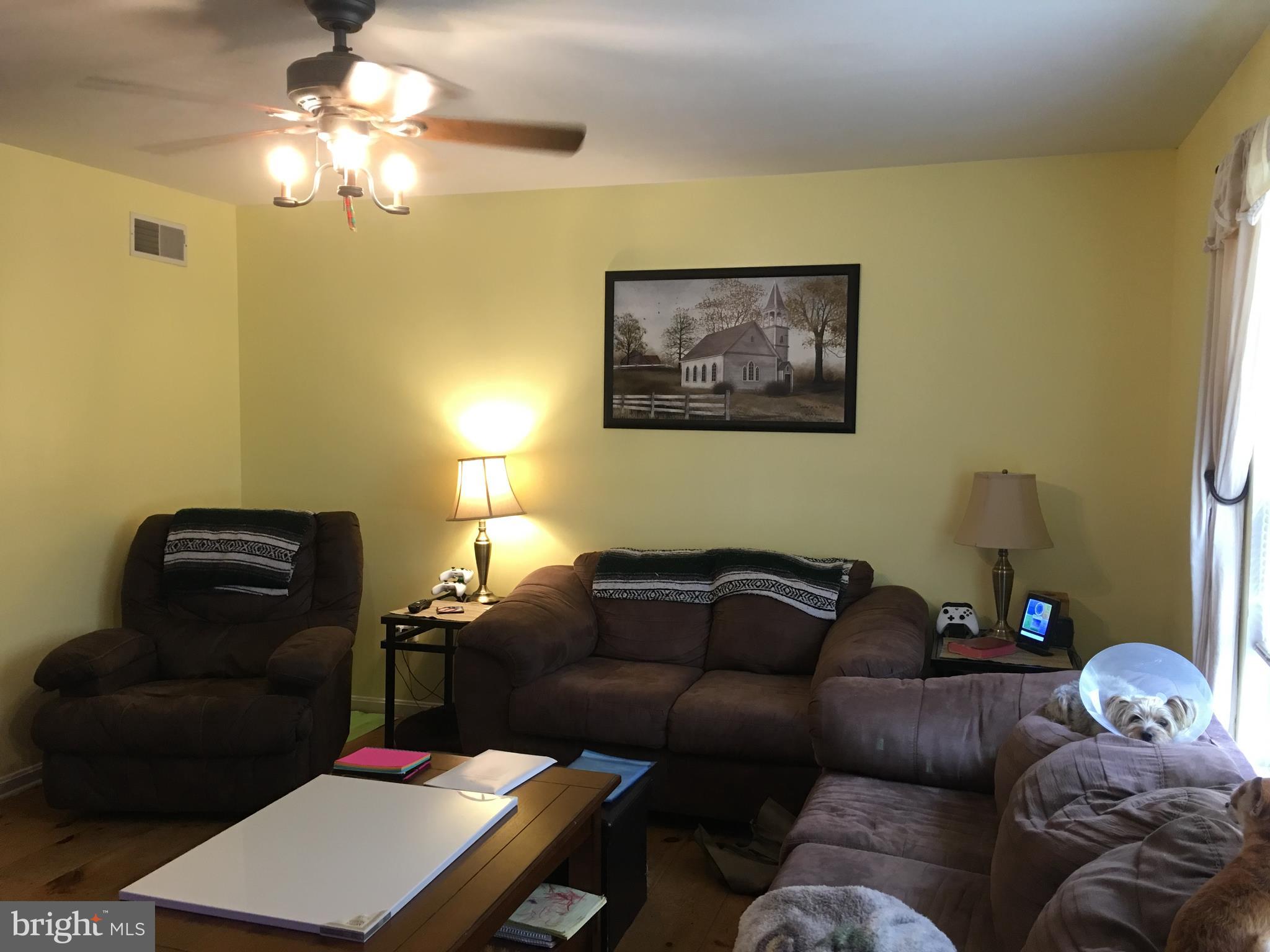 5782 Swamp Road Felton, PA 17322 - Photo 5 of 27 Living Room