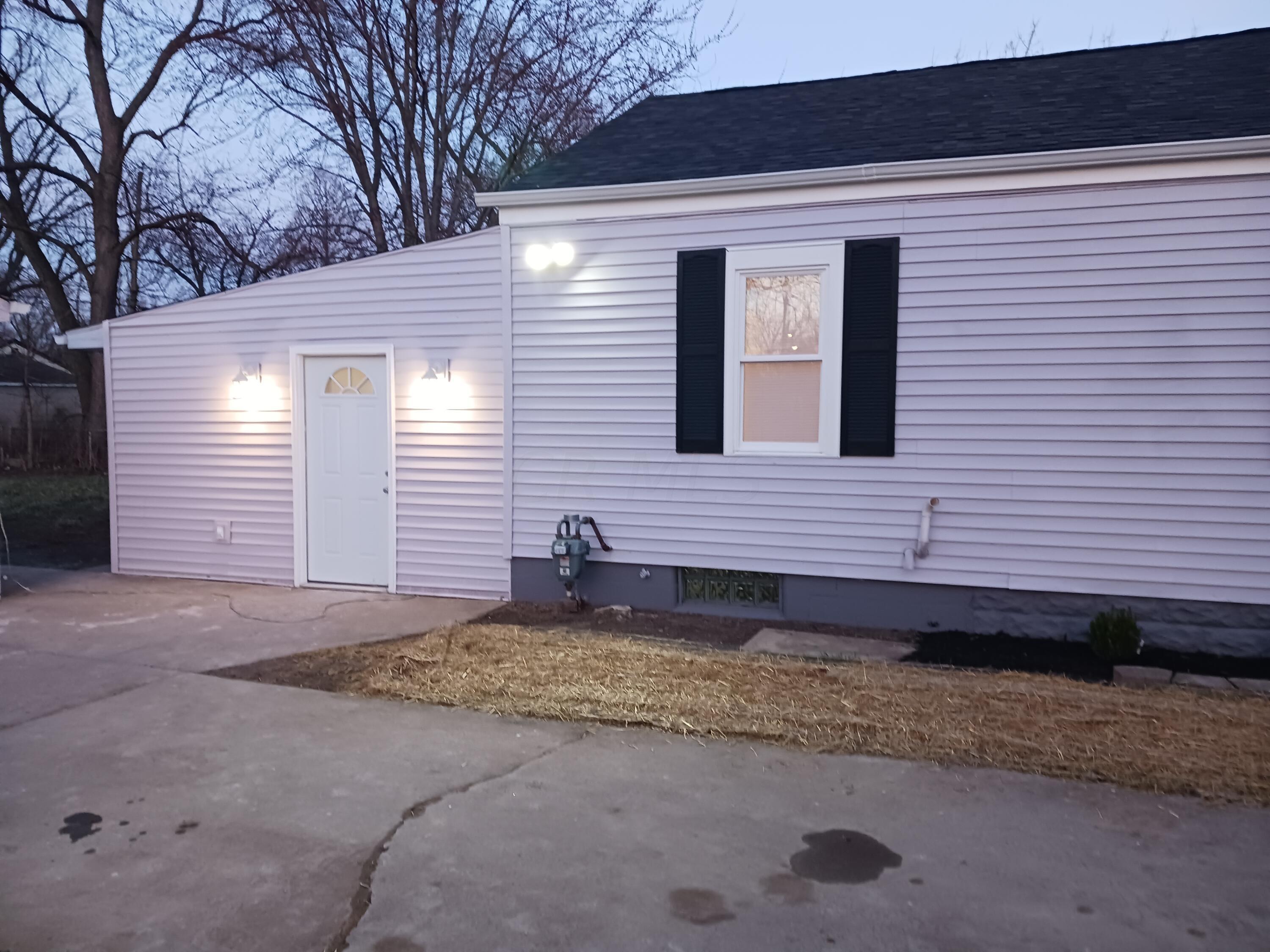 2026 Sale Road Columbus, OH 43224 - Photo 7 of 34 20230225_182846