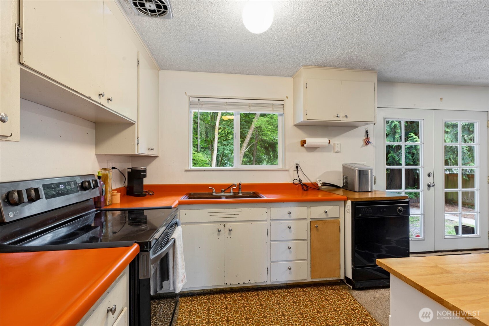 18816 89th Avenue Northeast Bothell, WA 98011 - Photo 9 of 28