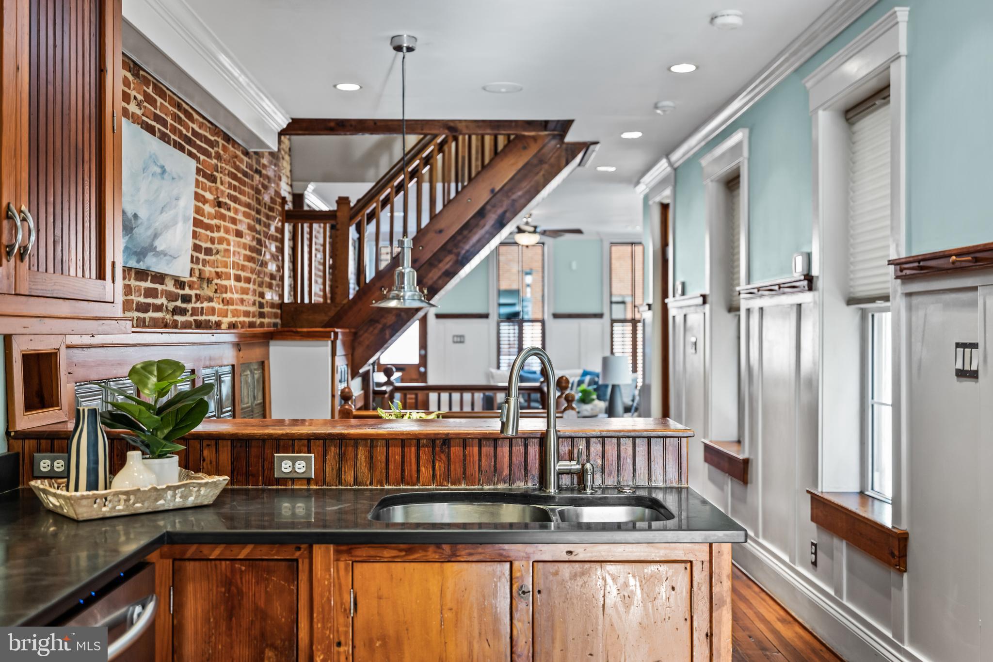 1504 Riverside Avenue Baltimore, MD 21230 - Photo 1 of 78