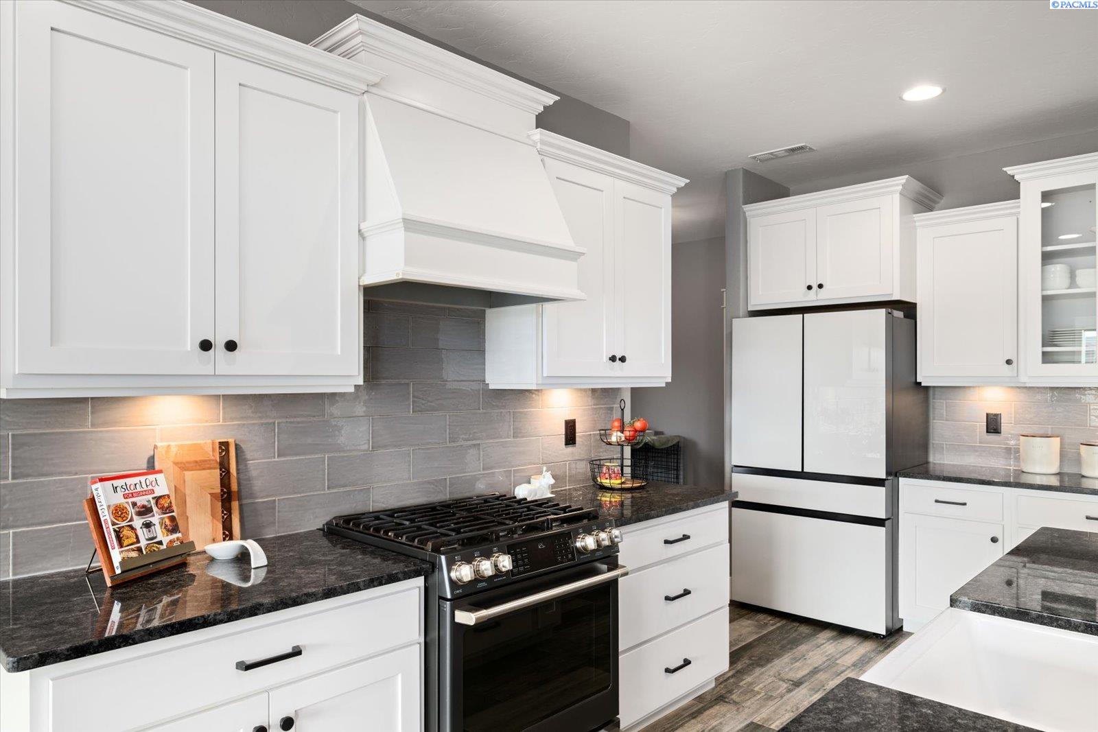 84905 Wallowa Road Kennewick, WA 99338 - Photo 12 of 50 Gallery Image 12