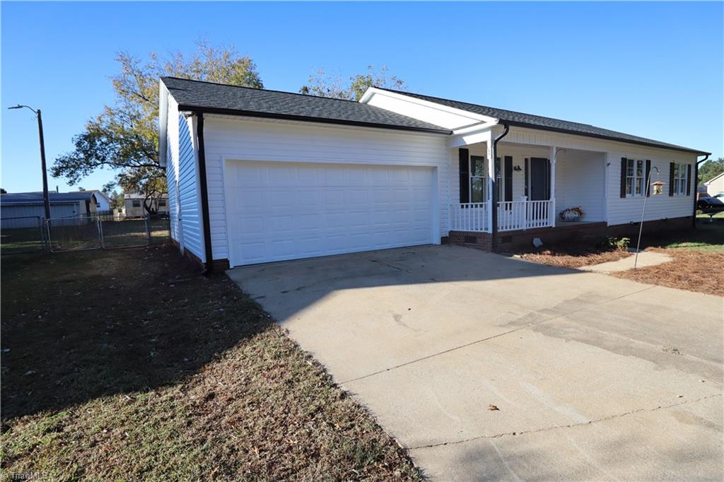 3472 Mine Creek Road Burlington, NC 27217 - Photo 4 of 32