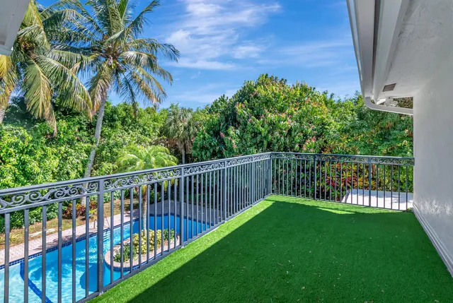 $2,100,000 | 930 Parkside Circle North, Boca Raton, FL 33486