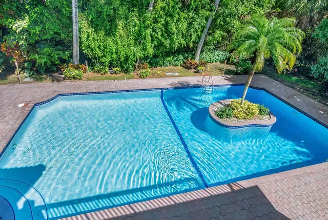 $2,100,000 | 930 Parkside Circle North, Boca Raton, FL 33486
