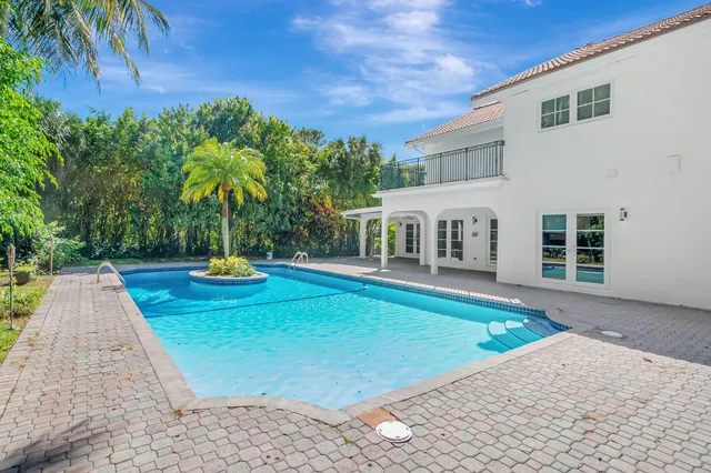 $2,100,000 | 930 Parkside Circle North, Boca Raton, FL 33486