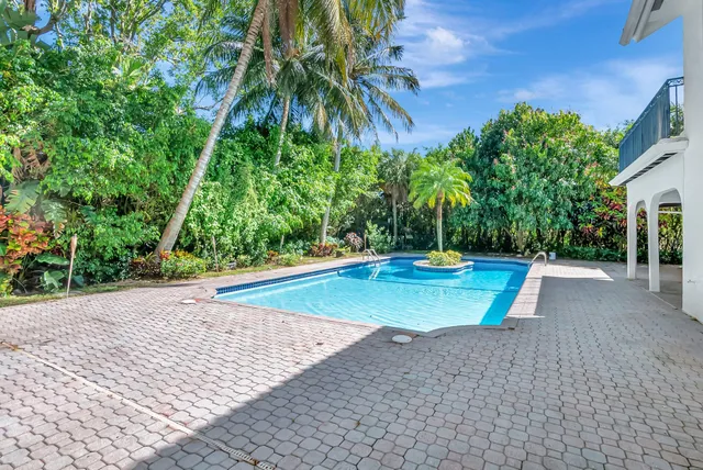 $2,100,000 | 930 Parkside Circle North, Boca Raton, FL 33486