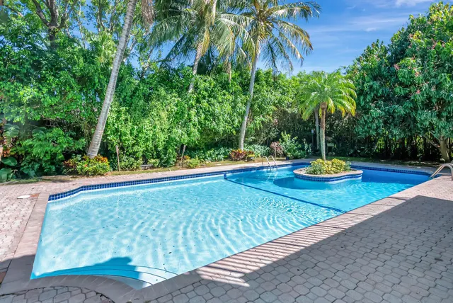 $2,100,000 | 930 Parkside Circle North, Boca Raton, FL 33486