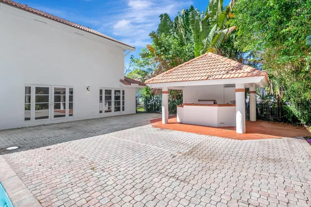 $2,100,000 | 930 Parkside Circle North, Boca Raton, FL 33486