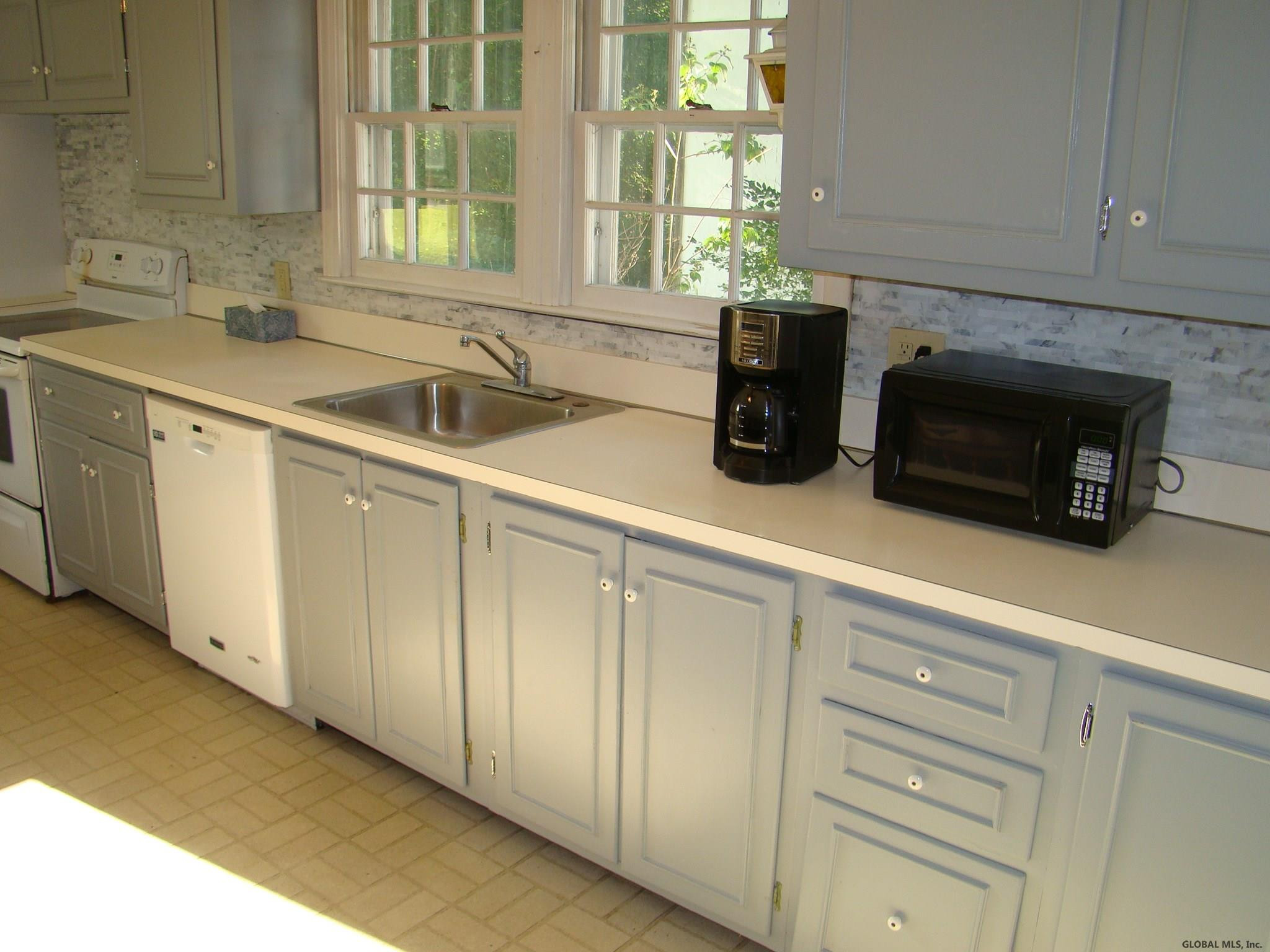 39 Altamont Road Voorheesville, NY 12186 - Photo 41 of 59 Fresh paint!