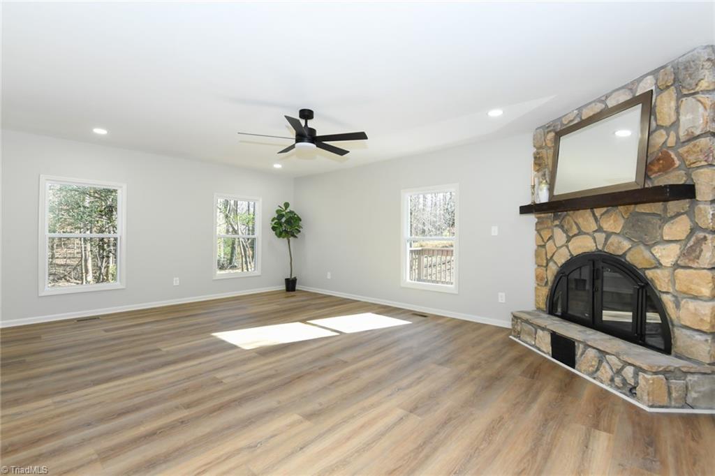 7449 Old Farm Road Thomasville, NC 27360 - Photo 5 of 44