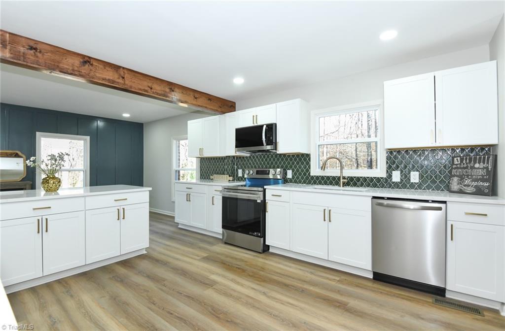 7449 Old Farm Road Thomasville, NC 27360 - Photo 8 of 44