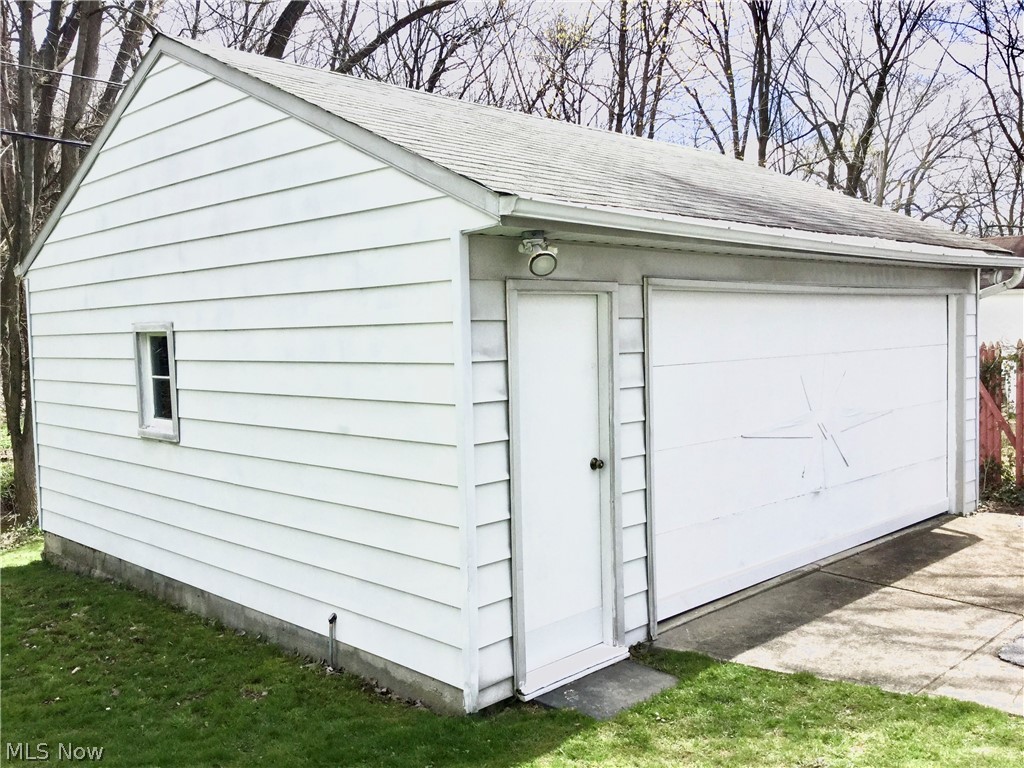 1515 South Noble Road Cleveland, OH 44121 - Photo 14 of 15 Gallery Image 14