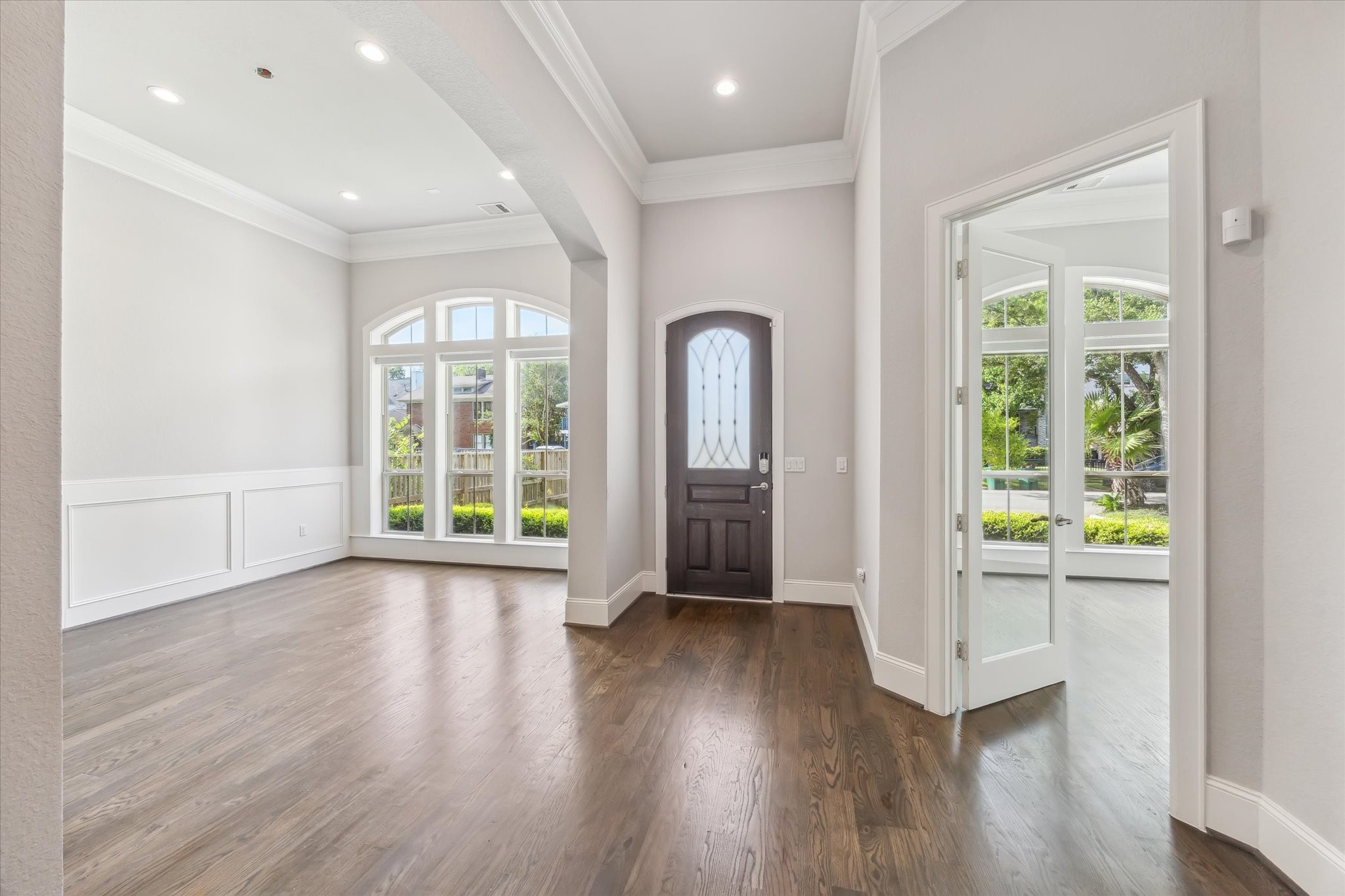 1721 Colquitt Street Houston, TX 77098 - Photo 3 of 30 foyer