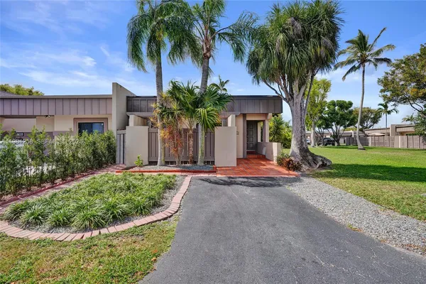 $3,300 | 7382 Southwest 105th Place, Miami, FL 33173