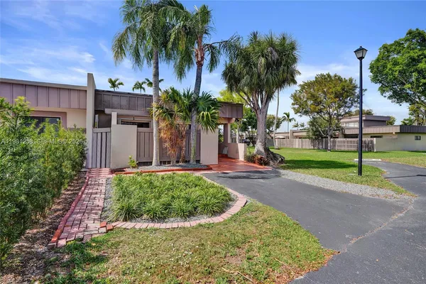 $3,000 | 7382 Southwest 105th Place, Miami, FL 33173