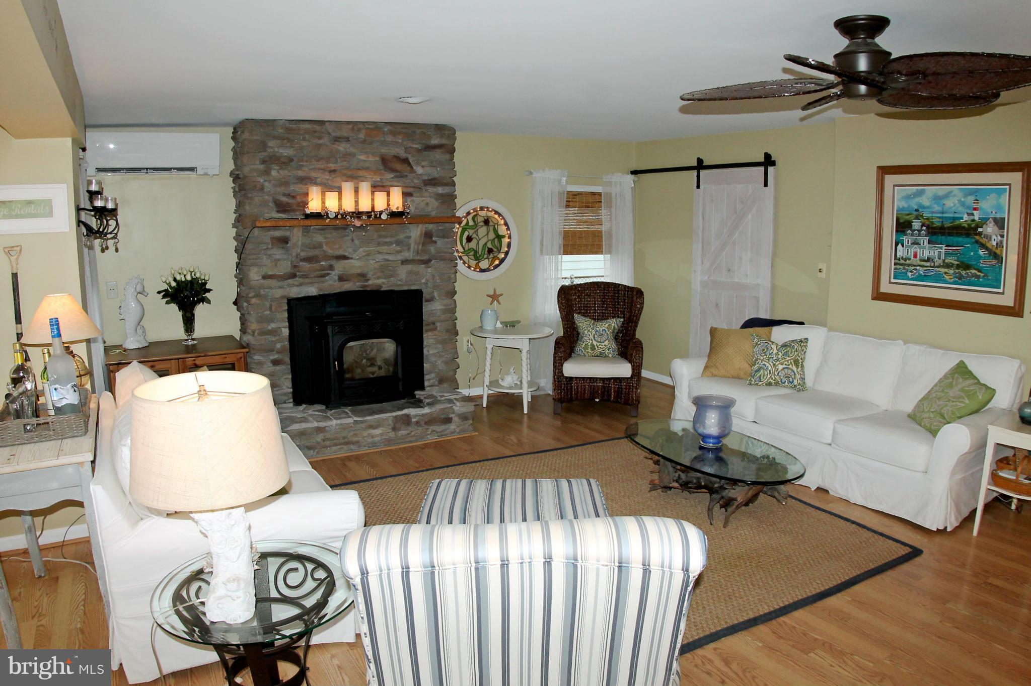 1021 Cold Spring Road Baltimore, MD 21220 - Photo 4 of 30 Living Room