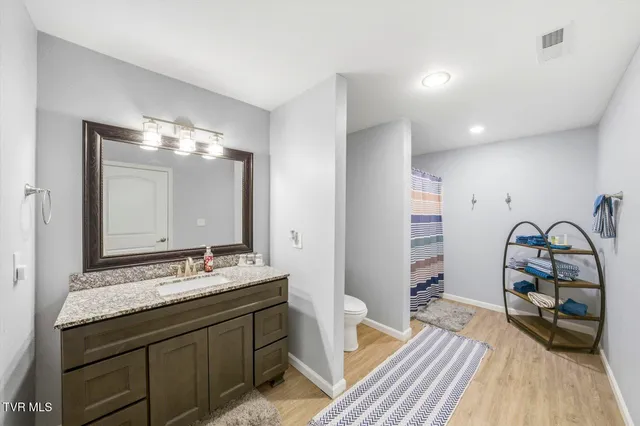 $1,390,000 | 1964 Harbor Hills Drive, Dandridge, TN 37725