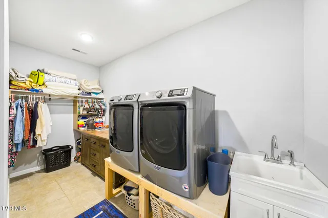 $1,390,000 | 1964 Harbor Hills Drive, Dandridge, TN 37725