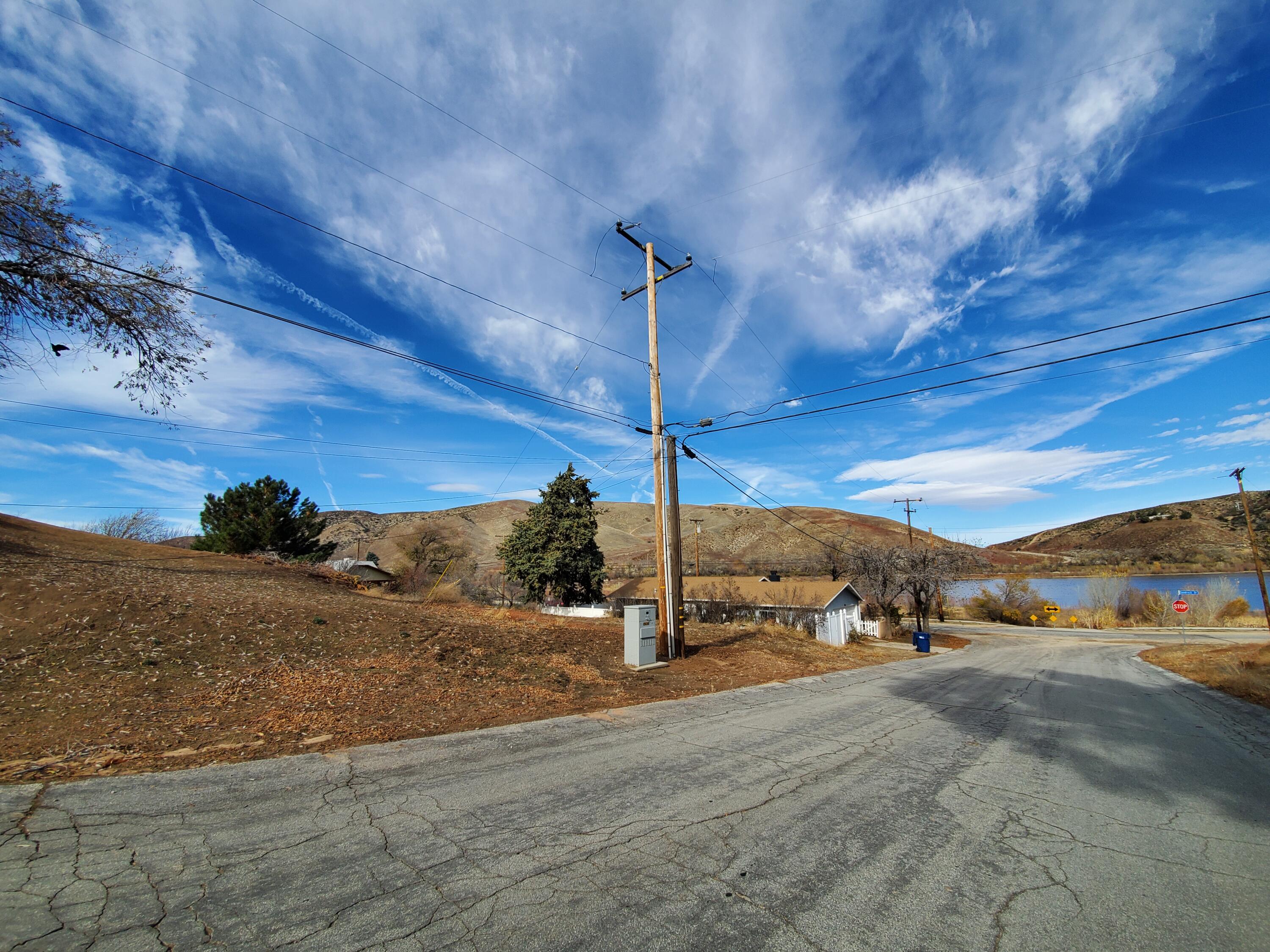 Chippewa Drive Lake Hughes, CA 93532 - Photo 24 of 31 a view of a street